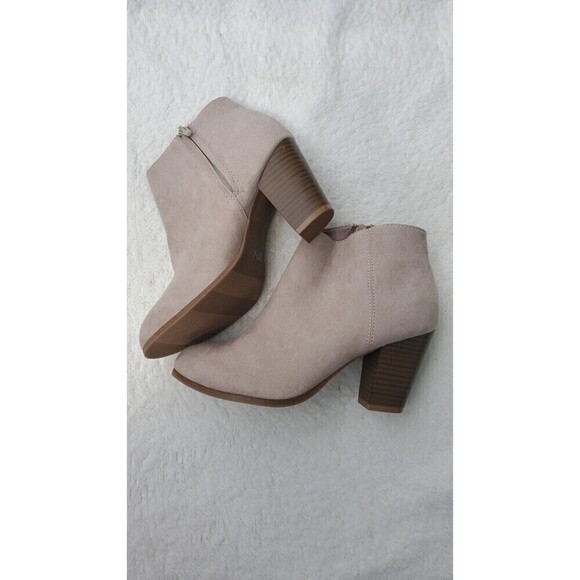 NEW OLD NAVY Size 7 FAUX SUEDE‎ LEATHER HIGH HEEL BOOTIES SAGE Beige ANKLE BOOTS - Picture 4 of 13